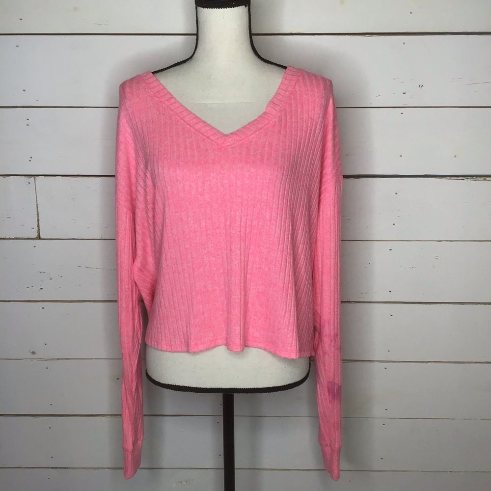 New Victoria’s Secret PINK VNeck Ribbed Shirt